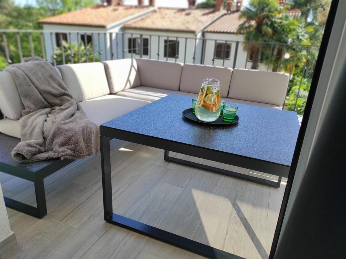 Brand New In Apartment Malinska